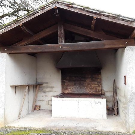 Les Charmes Du Lac Esclauzels Exterior foto